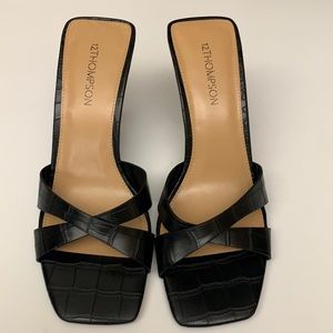 Metropolitan View Blk Croc Pu Sandal